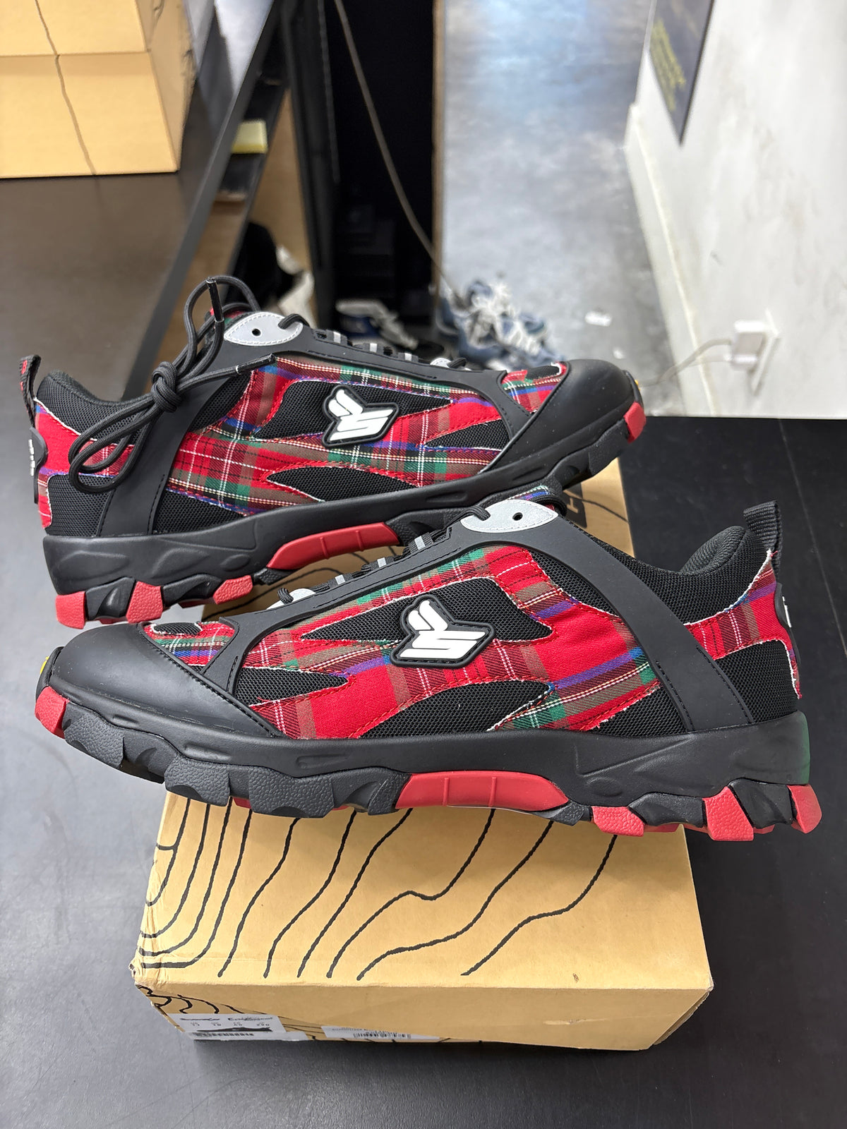 Sicko Hiking Shoe Eric Emanuel Black/Red Plaid (U) - 11M**