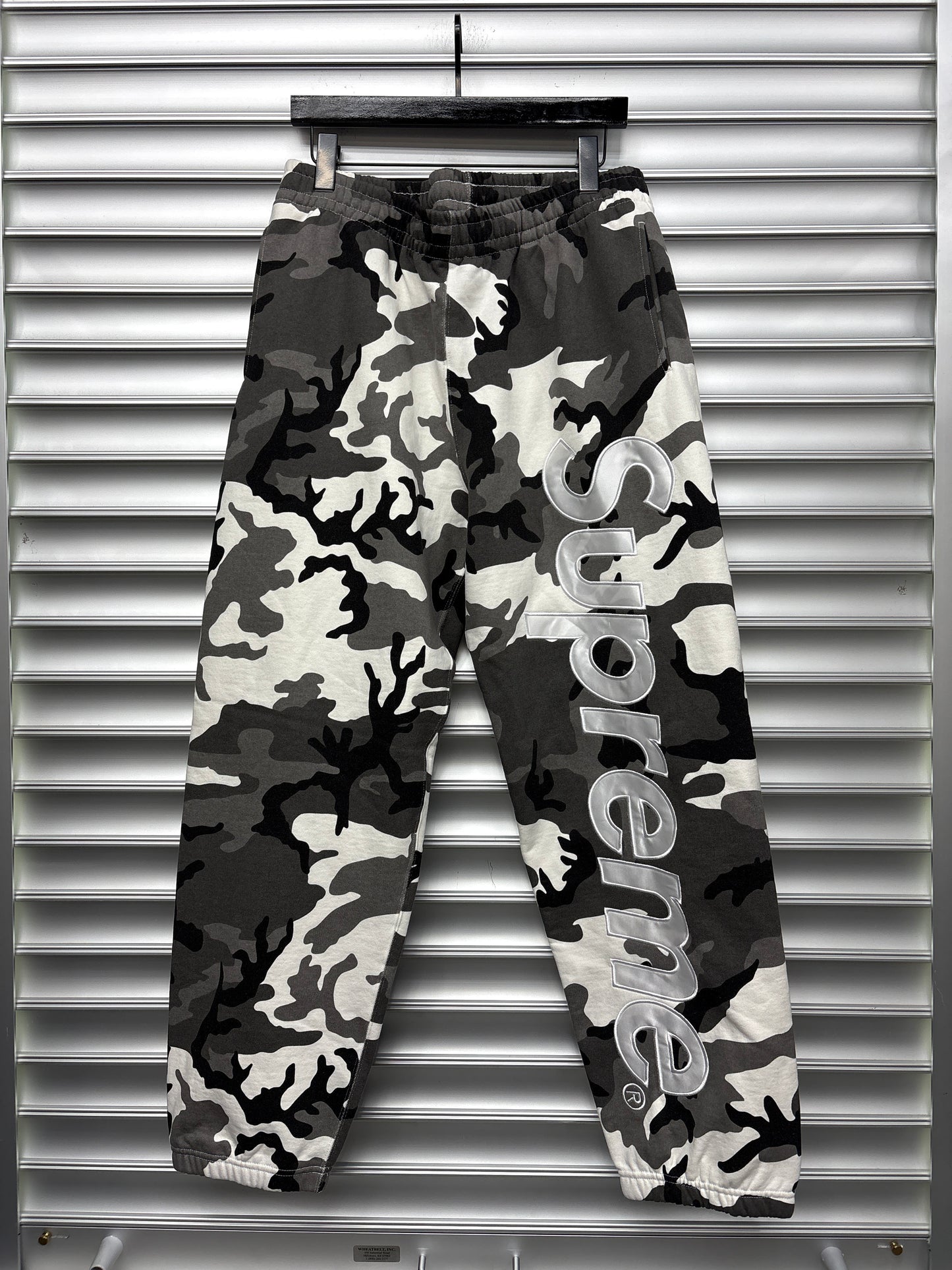 Supreme White Camo Sweatpants - M