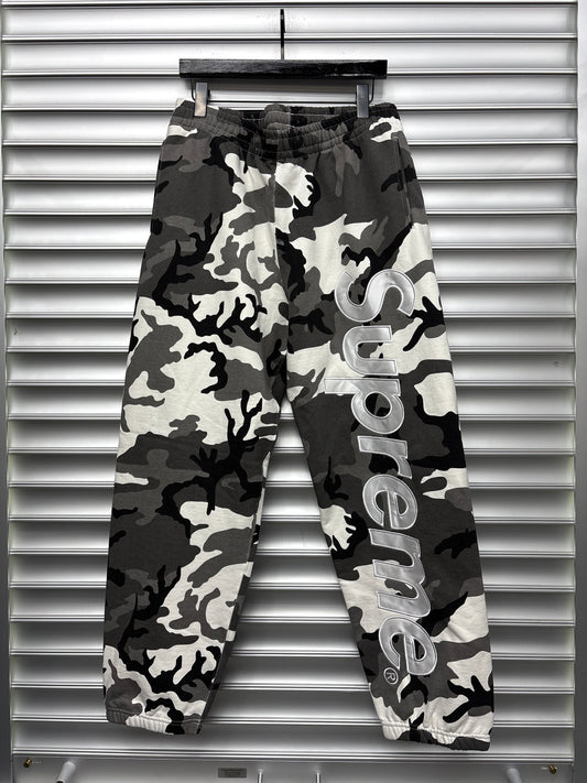 Supreme White Camo Sweatpants - M