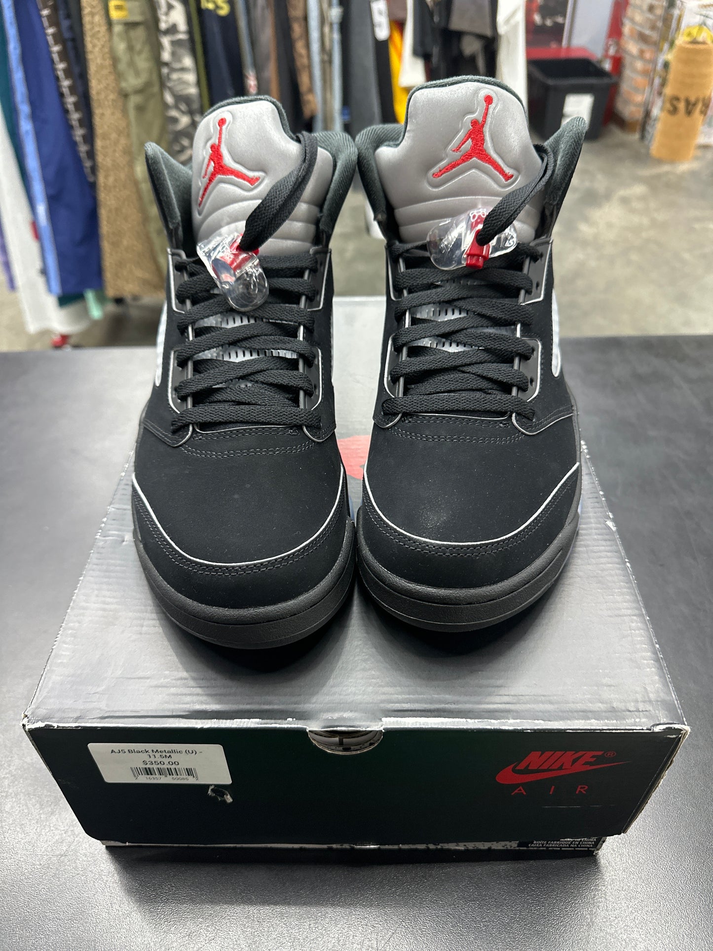 AJ5 Black Metallic (U) - 11.5M