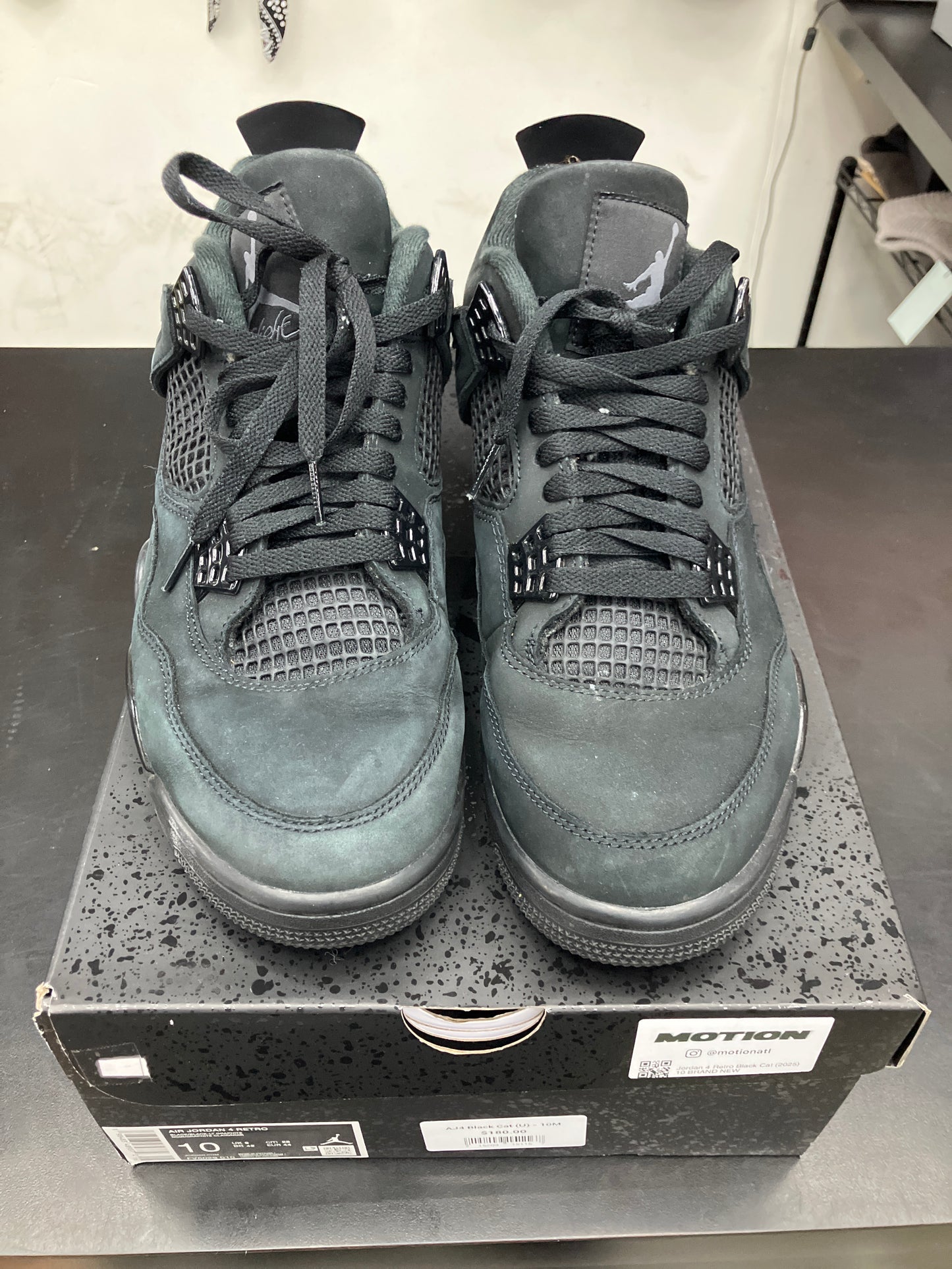 AJ4 Black Cat (U) - 10M