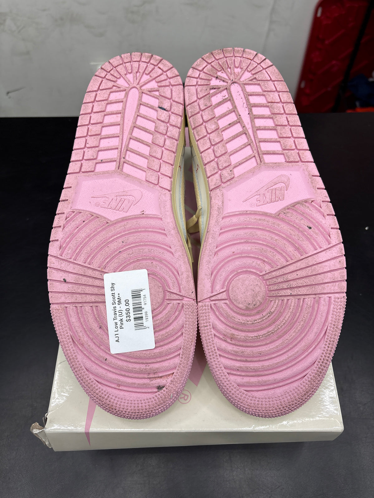 AJ1 Low Travis Scott Shy Pink (U) - 9M**