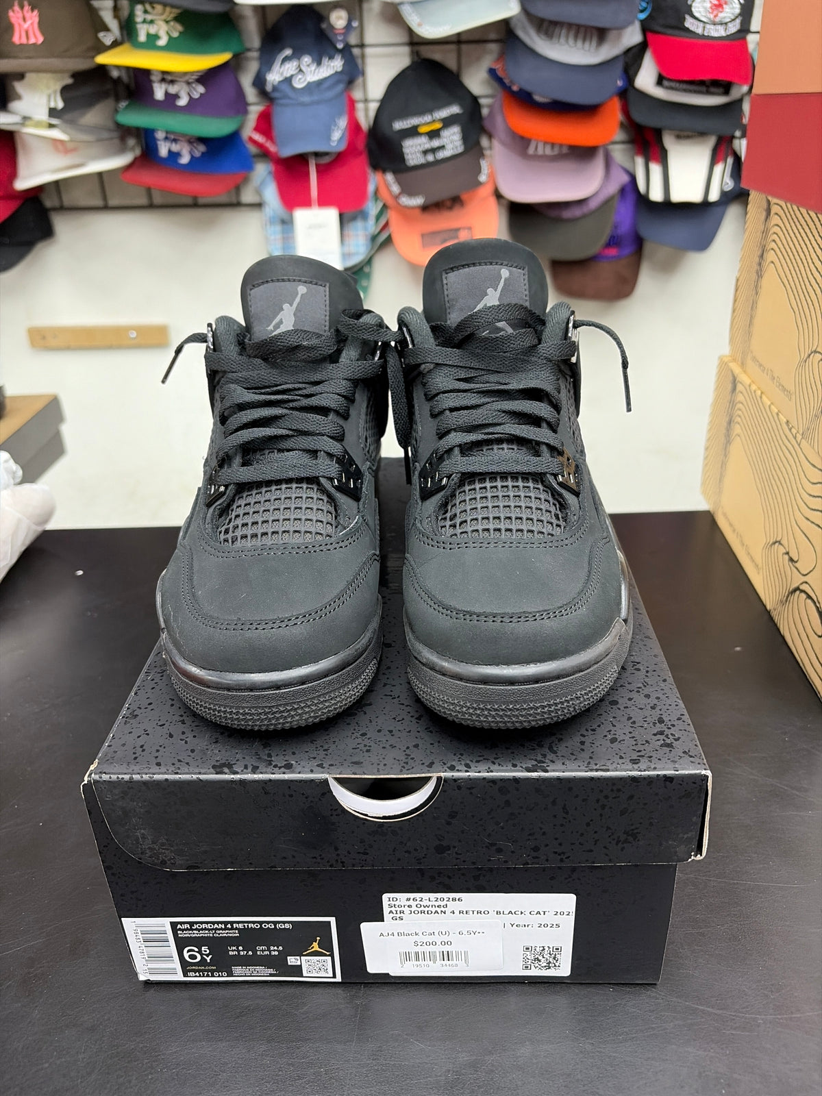 AJ4 Black Cat (U) - 6.5Y**