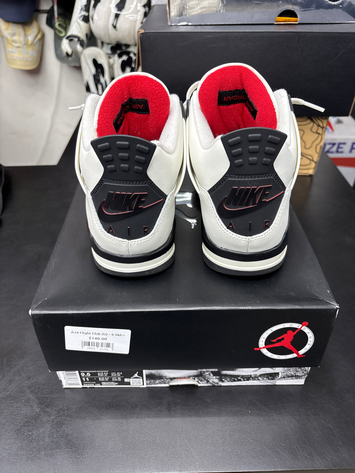 AJ4 Flight Club (U) - 9.5M**