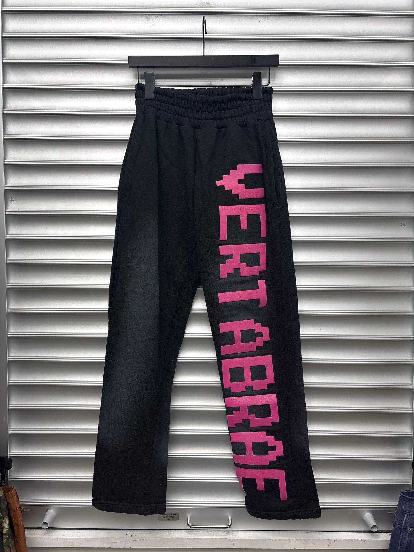 Vertabrae Pink Sweats - L