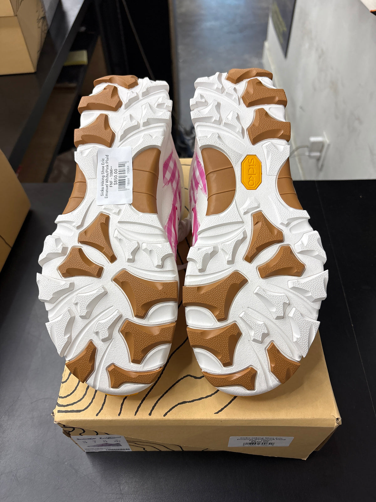 Sicko Hiking Shoe Eric Emanuel White/Pink Plaid FNF - 10M**