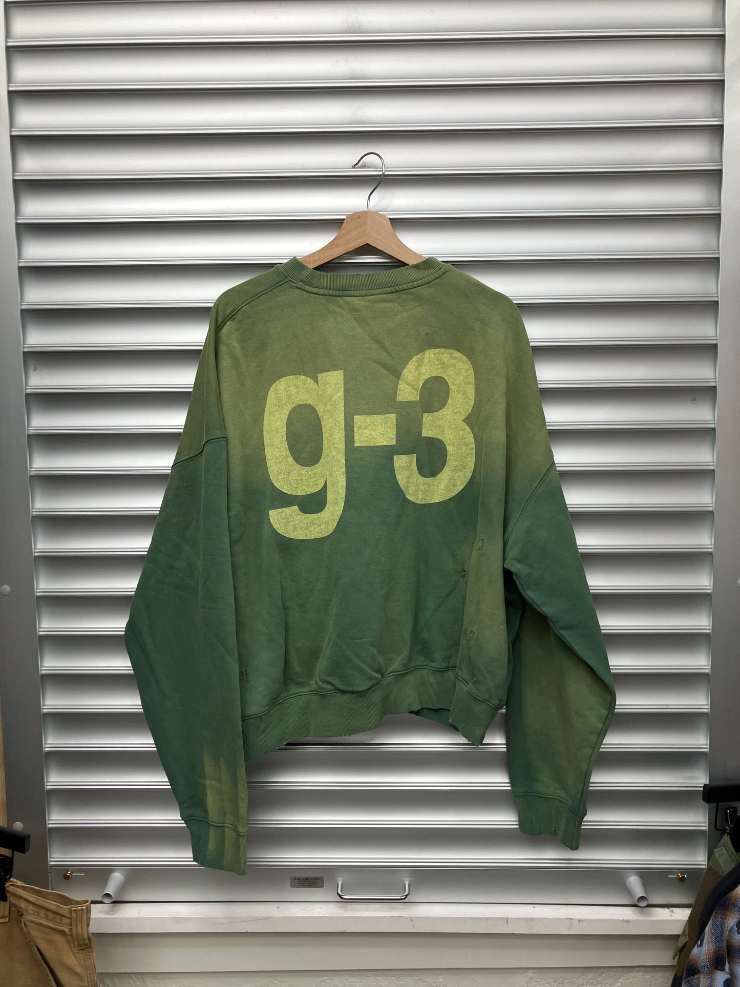 Raspberry g-3 Sweater - L