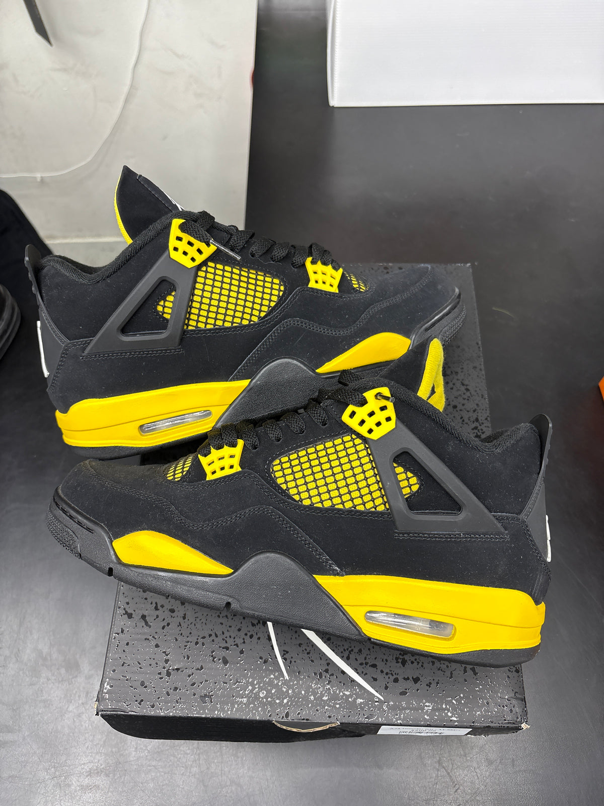 AJ4 Thunder (U) - 11.5M**