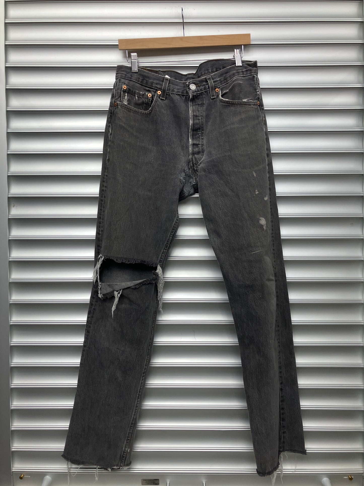 Vintage Black Levi Distressed Denim - 32