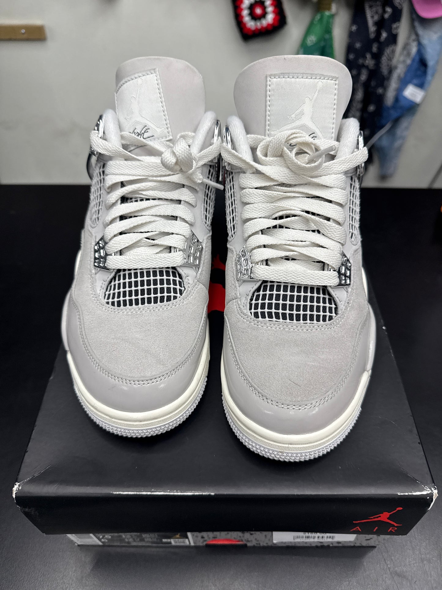 AJ4 Frozen Moments (U) - 7.5W
