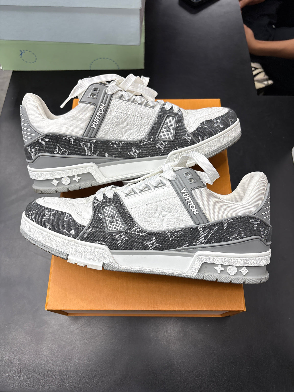 Louis Vuitton Trainer Grey Denim (U) - 11M**