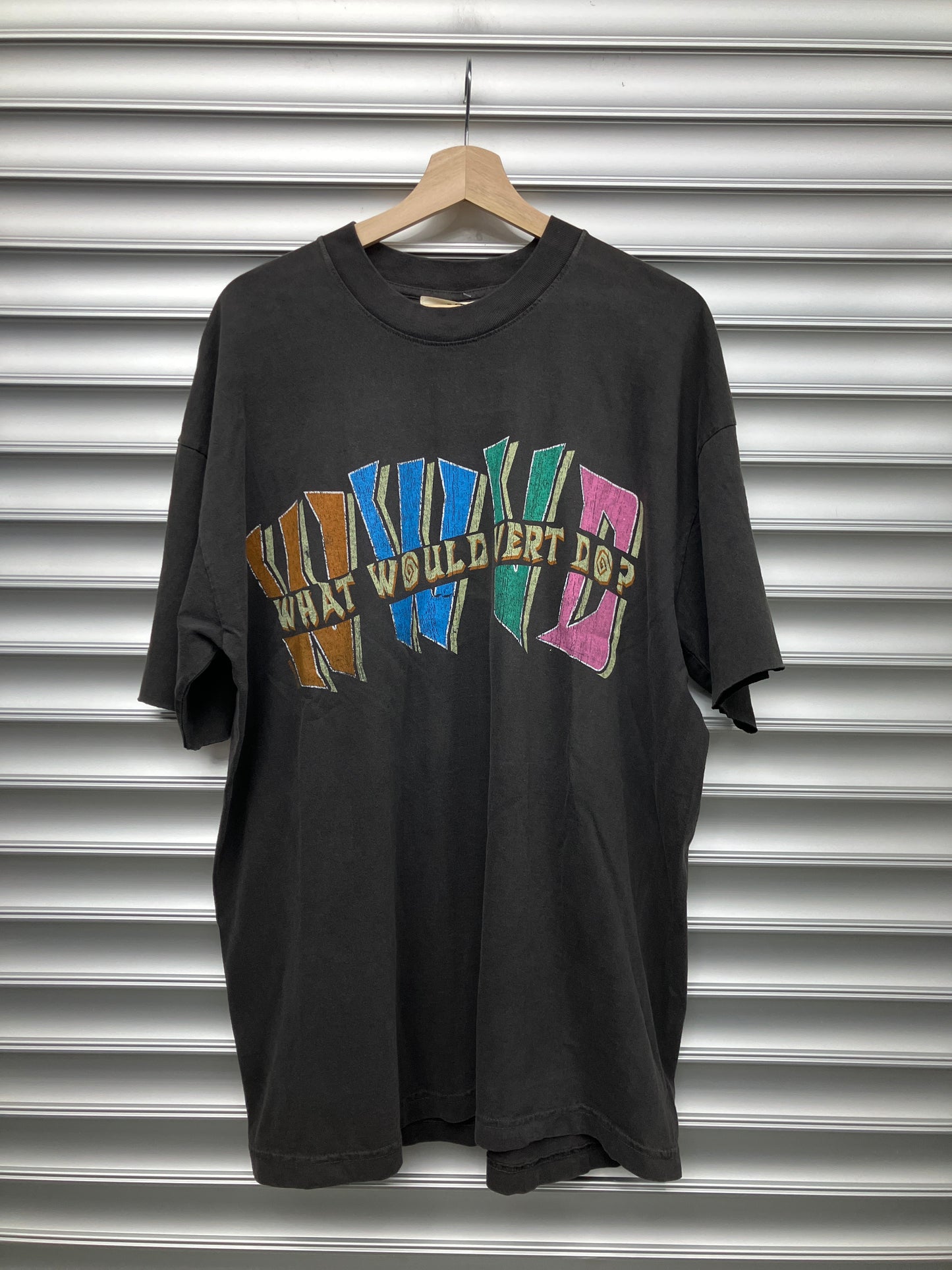 Vertabrae WWVD Tee - L