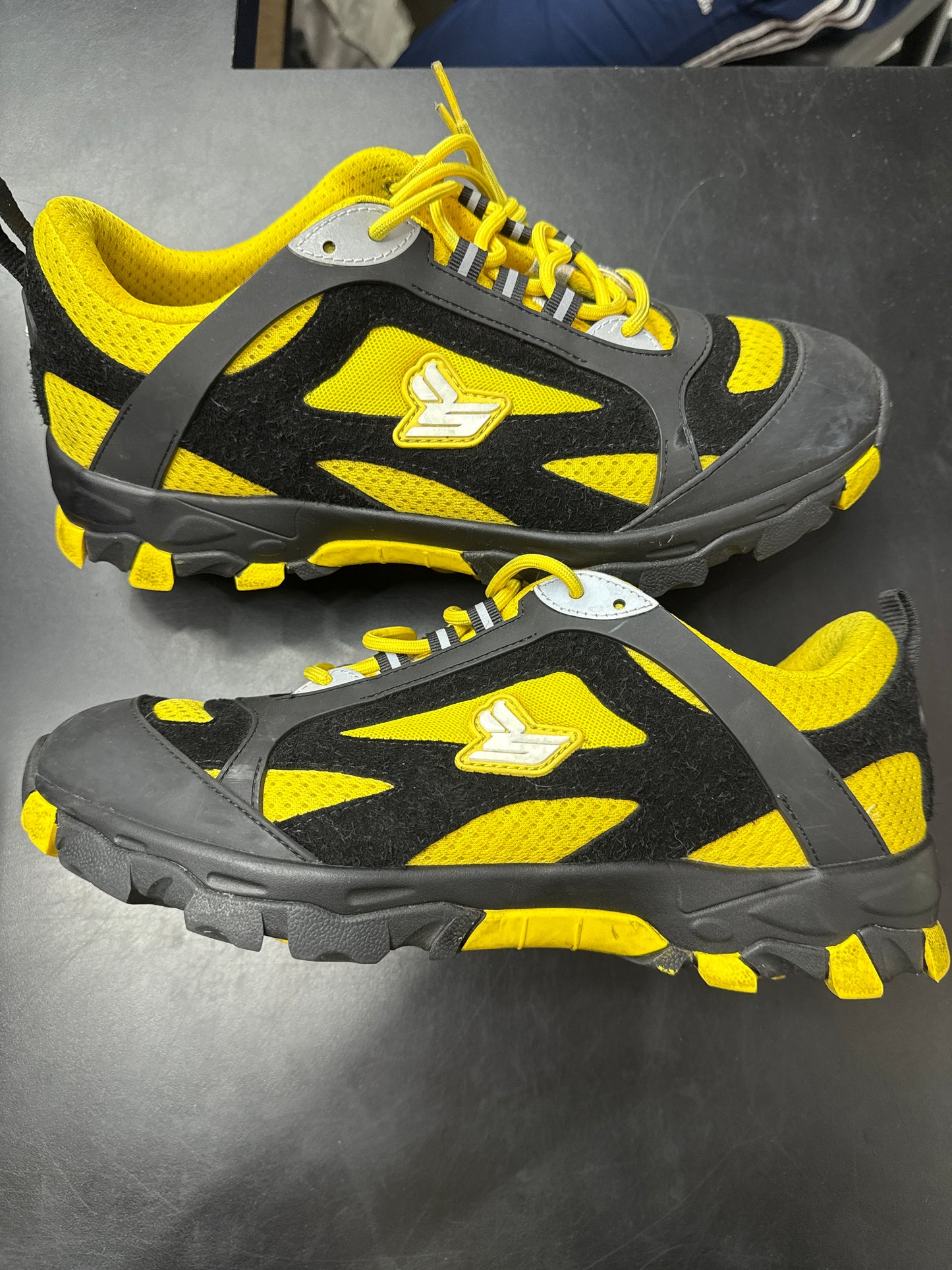 Sicko Hiking Shoe Lightning Yellow (U) - 10M (NB)**