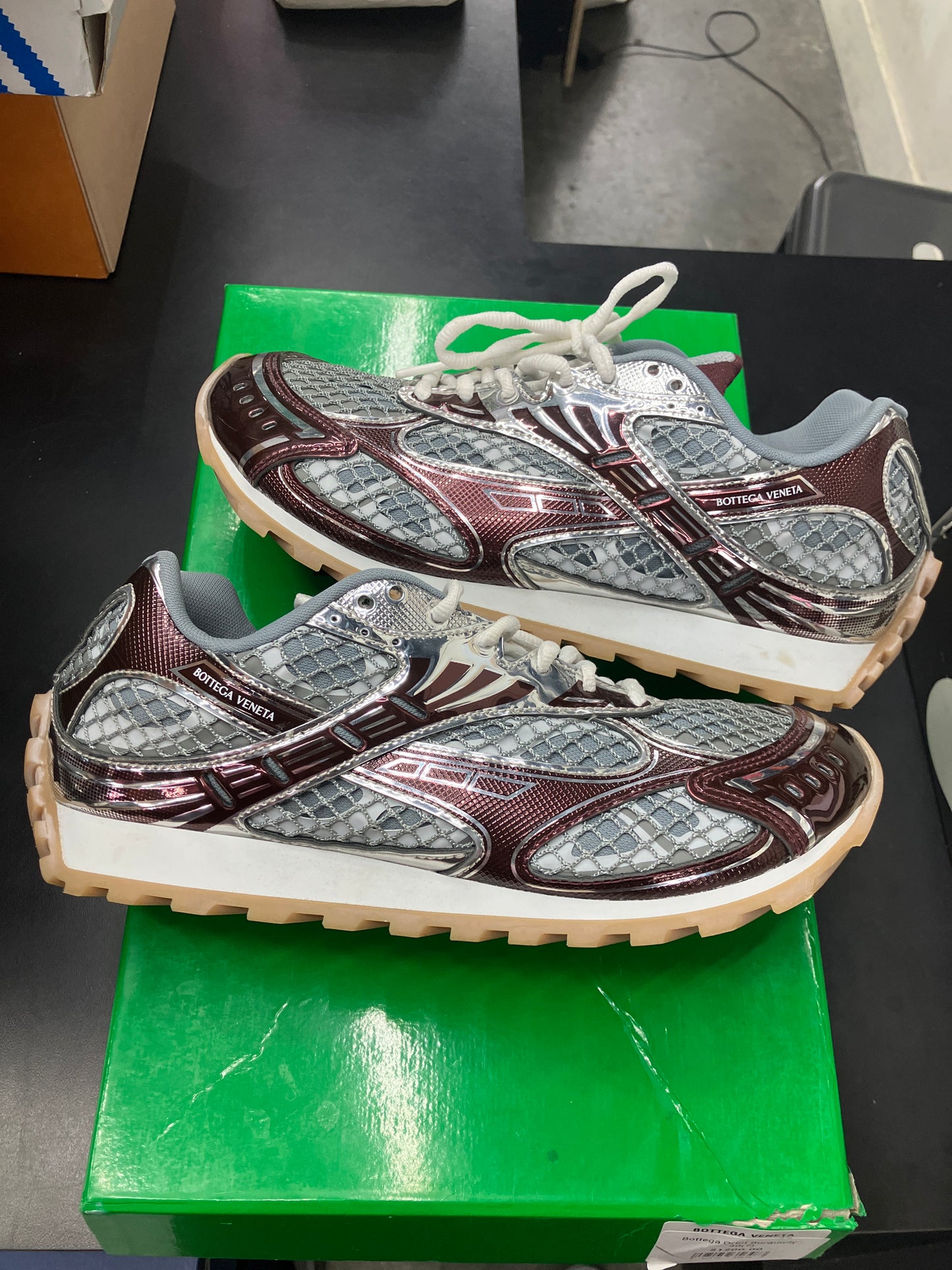 Bottega Orbit Burgundy (U) - 40(7)