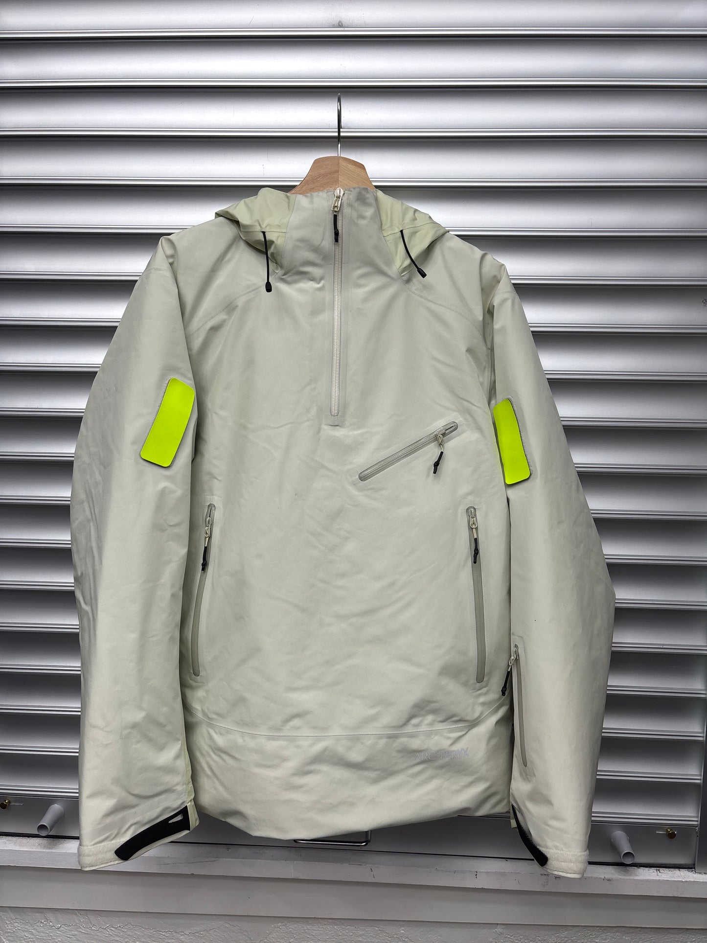 Arc'teryx Goretex Neon Quater Zip - S