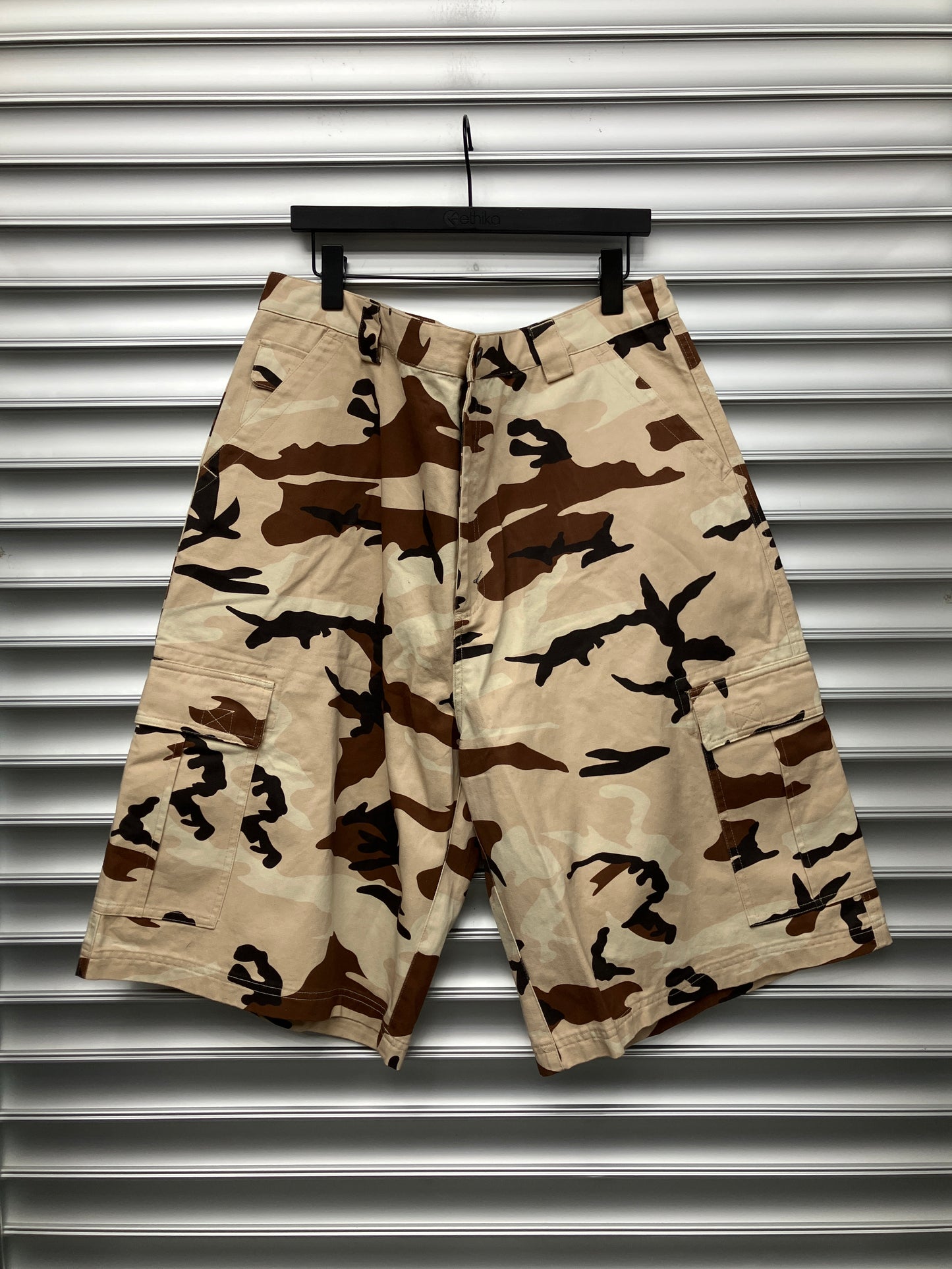 Hidden Season Brown Camo Shorts - XXL