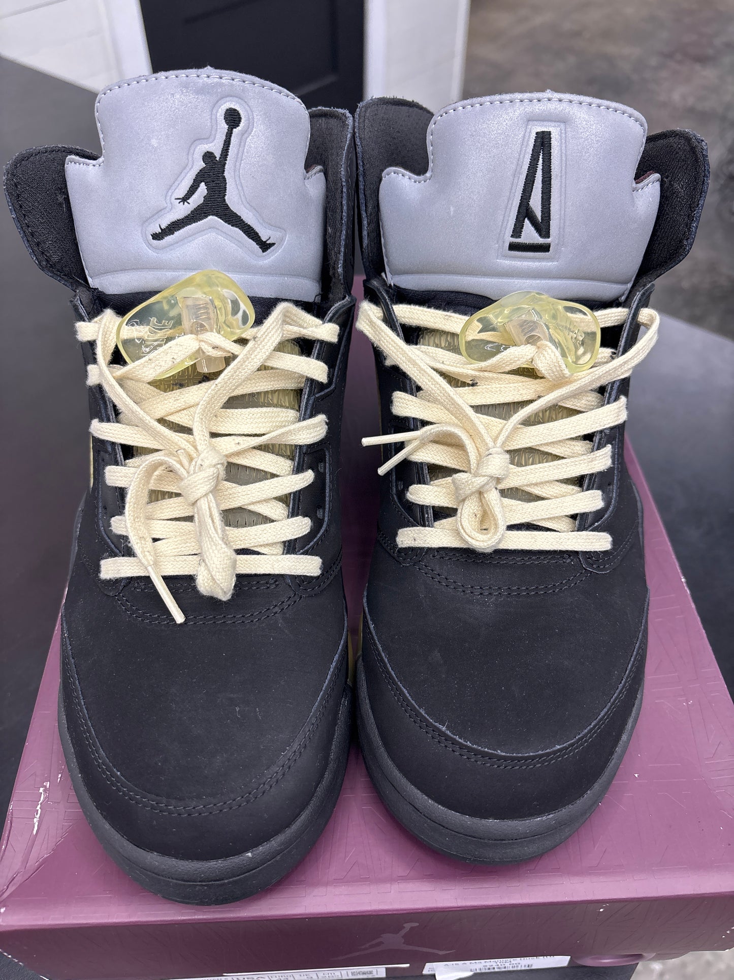 AJ5 A Ma Maniere Dusk (U) - 10M