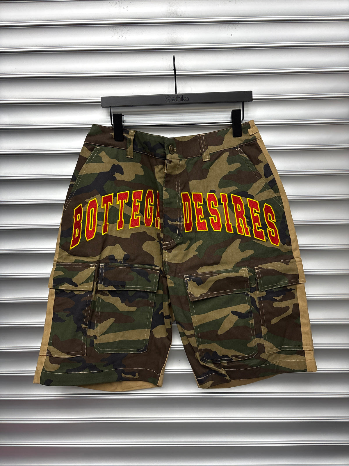 Bottega Desires Camo Shorts - 38**