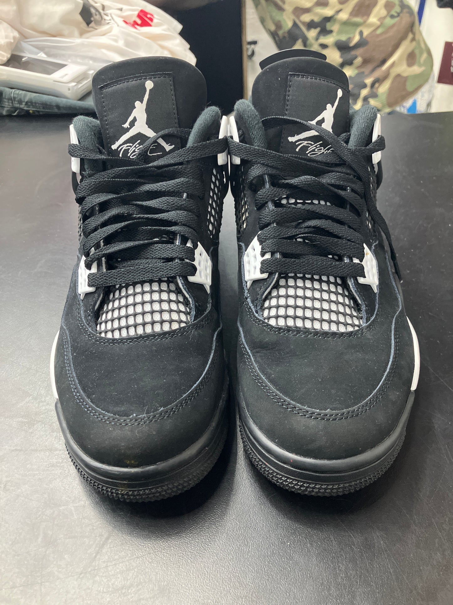 AJ4 White Thunder (U) - 9M (NB)