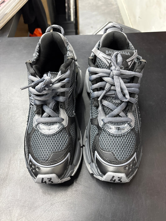 Balenciaga Runner Grey (U) - 43(10)** (NB)
