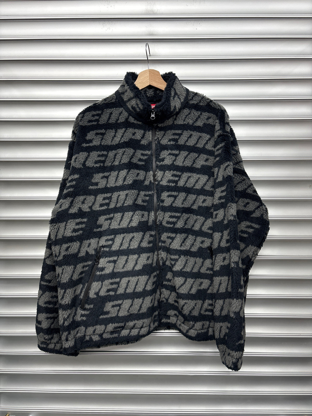 Supreme Fleece Sherpa - L**