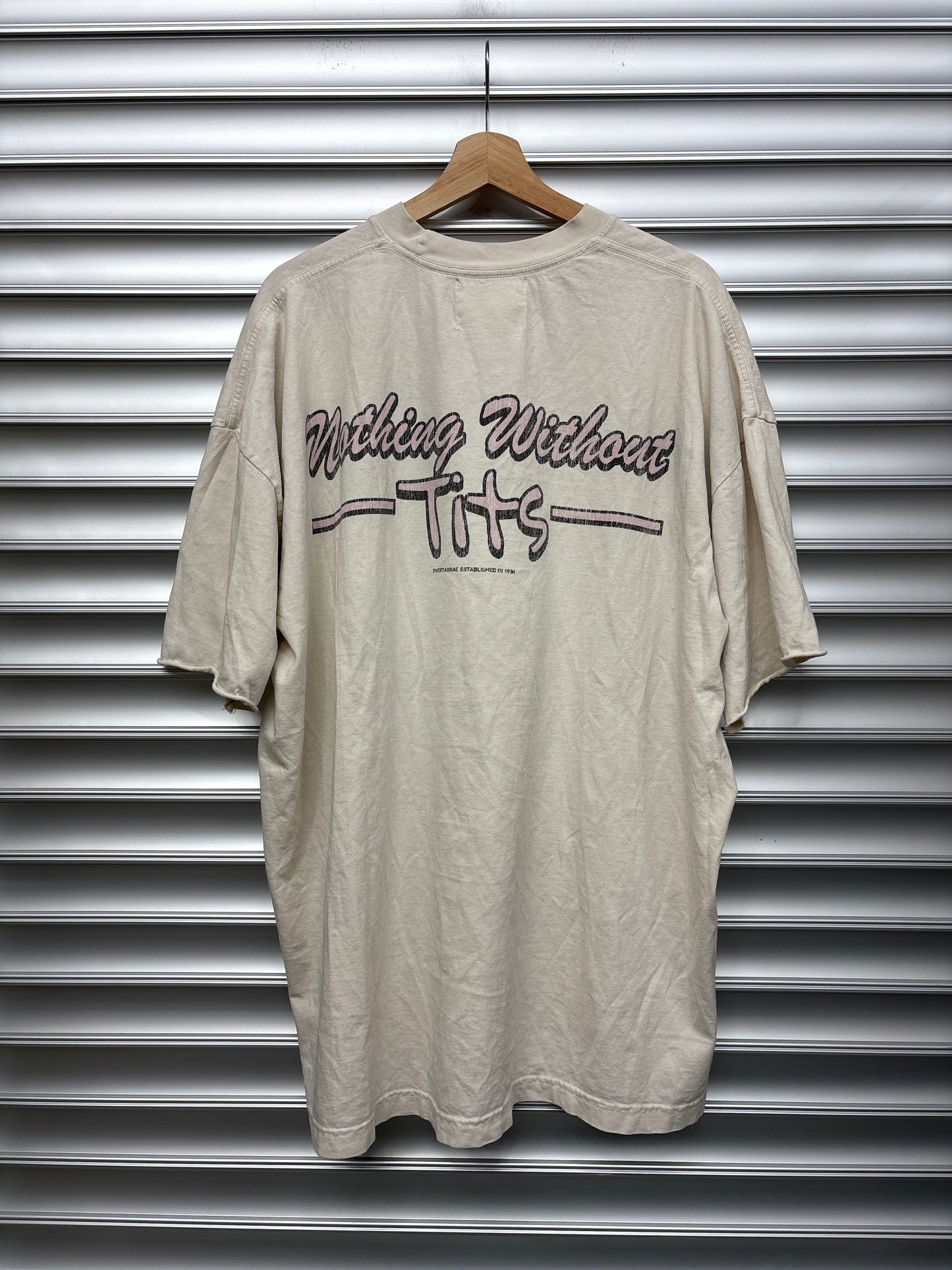 Vertabrae Tits Tee - XL