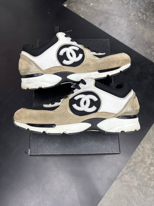 Chanel Gold Suede Runner - 40(7) (U)