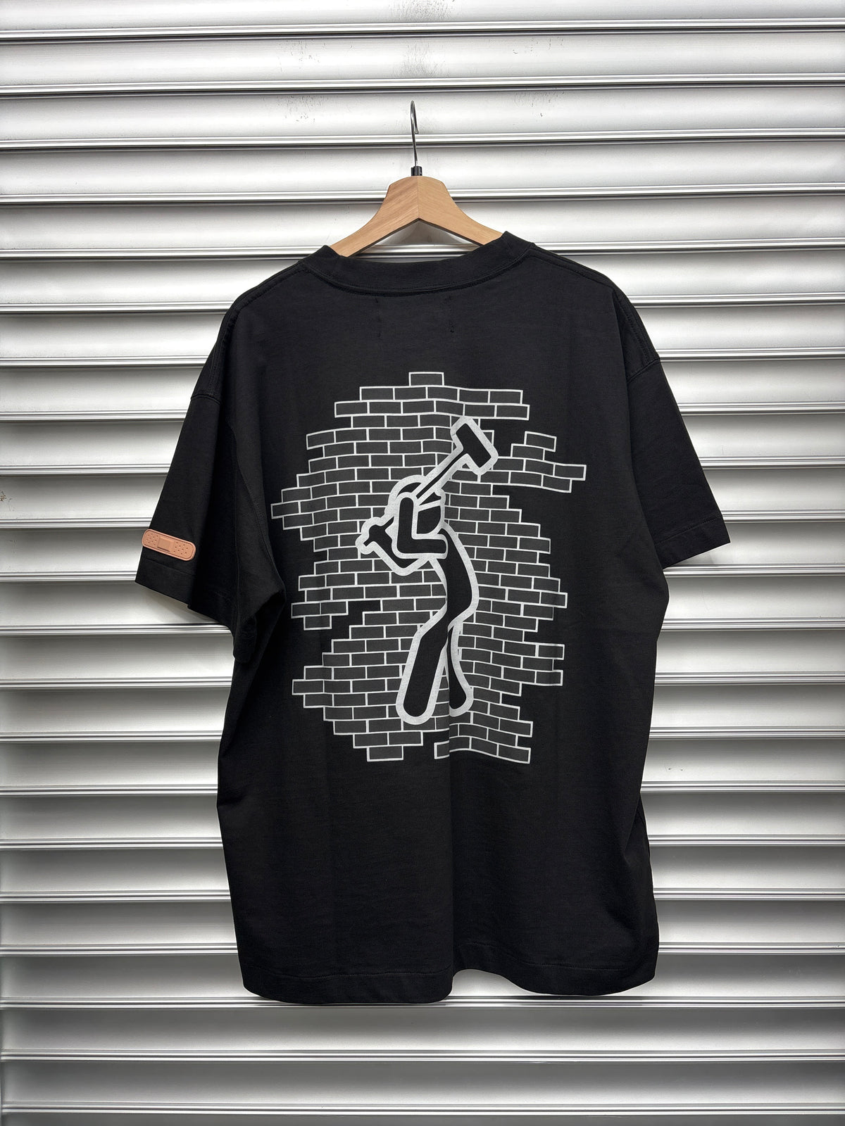 PDF Concrete Boys Wall Tee - L**