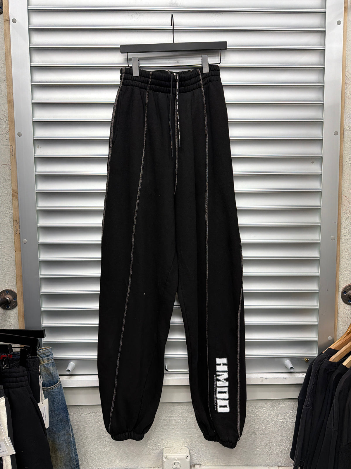 HMDD Seam Sweats - L**