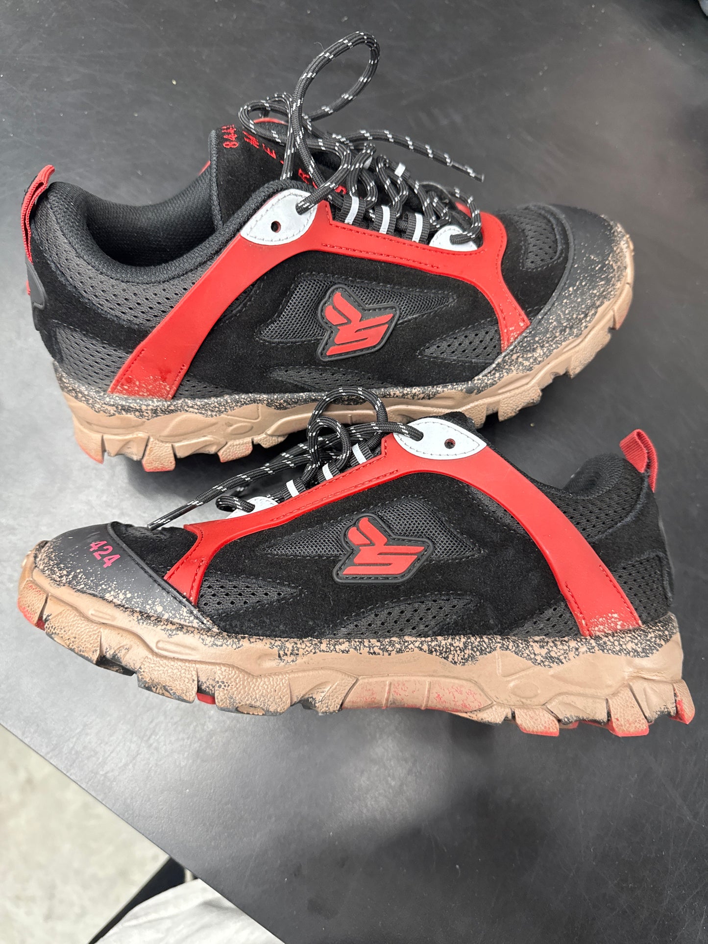 Sicko Hiking Shoe 424 Black Mud (U) - 7M (NB)