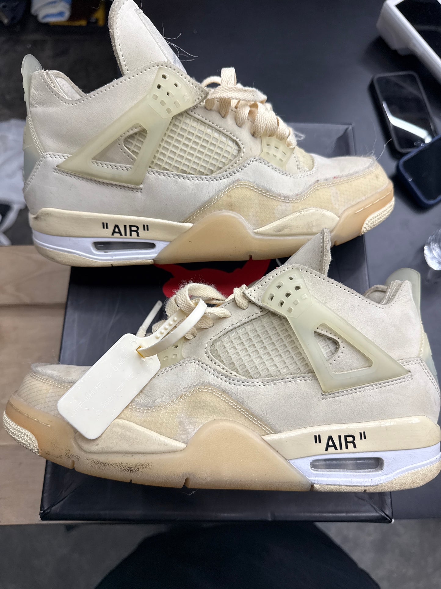 AJ4 Off White Sail (U) - 11W