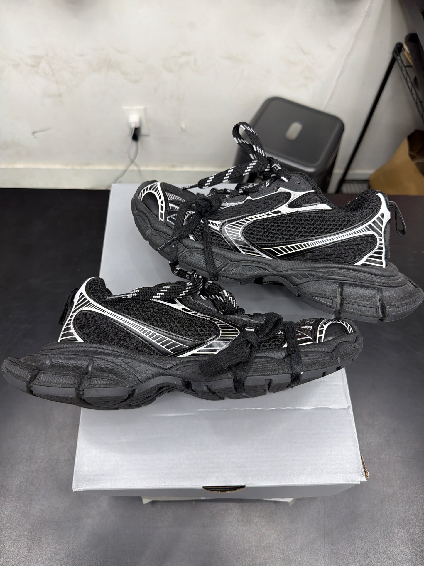 Balenciaga 3XL Black (U) - 39