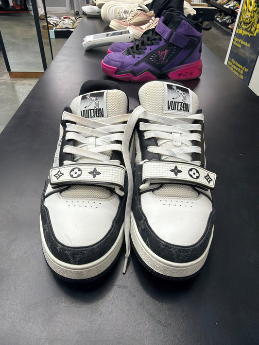 Louis Vuitton Trainer Black (U) - 9.5M (NB)