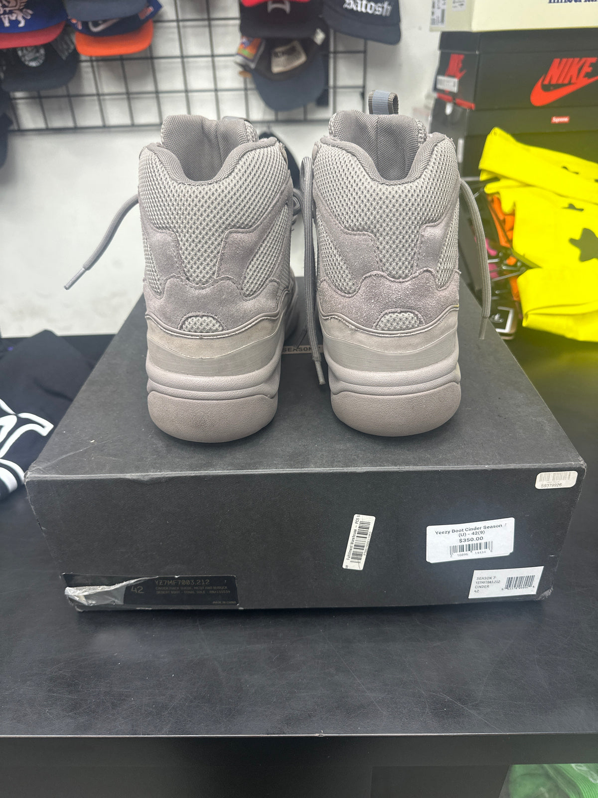 Yeezy Boot Cinder Season 7 (U) - 42(9)**