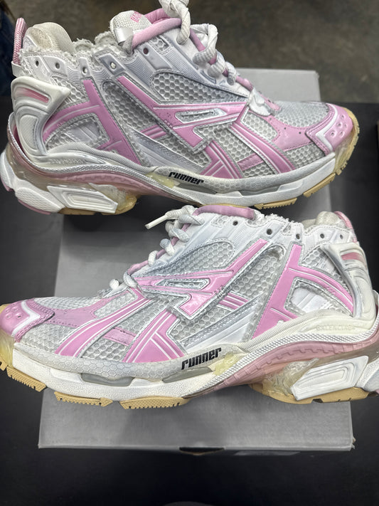 Balenciaga Runner Pink (U) - 42(9)**
