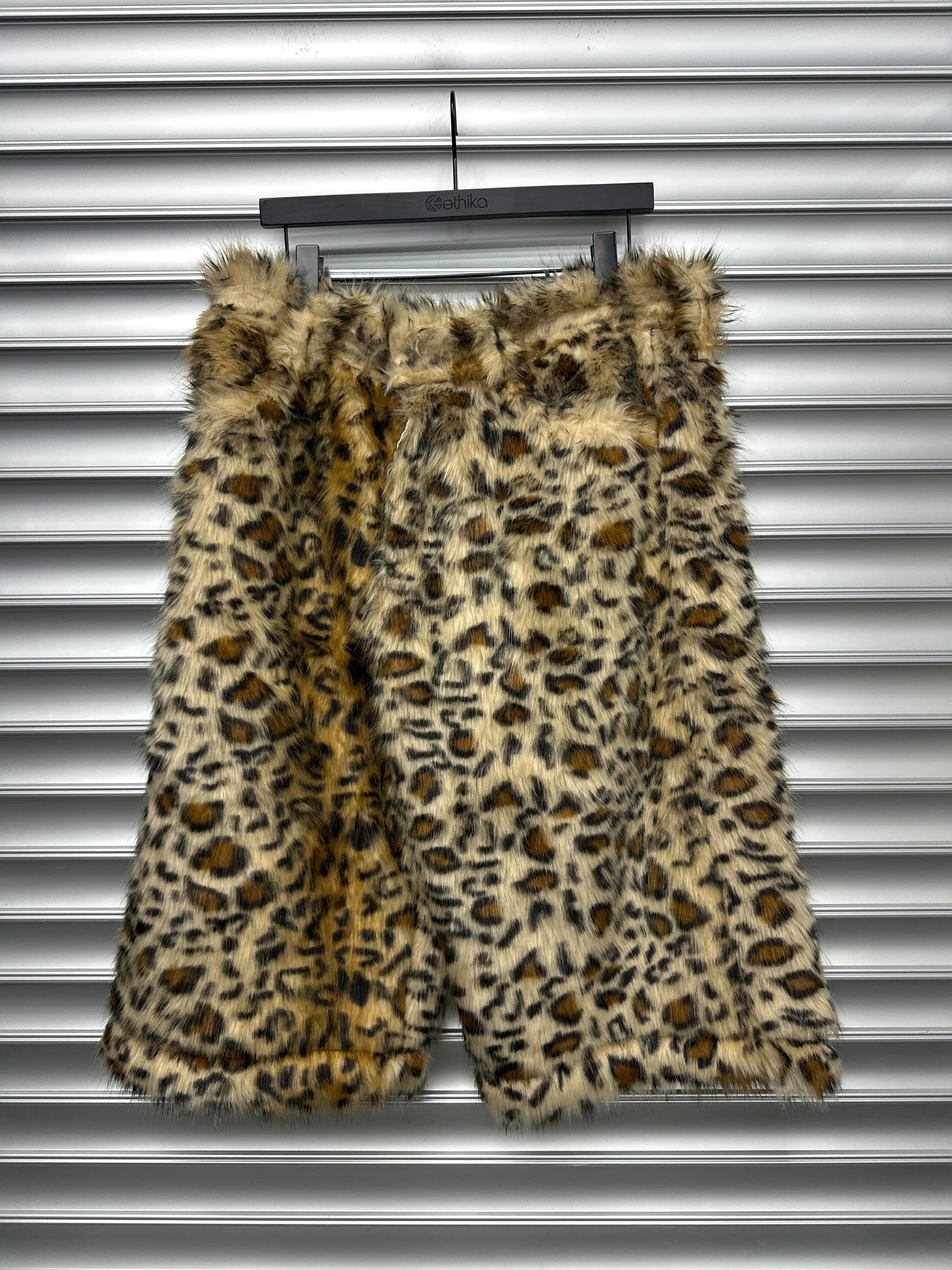 JA Brams Leopard Print Shorts - L **