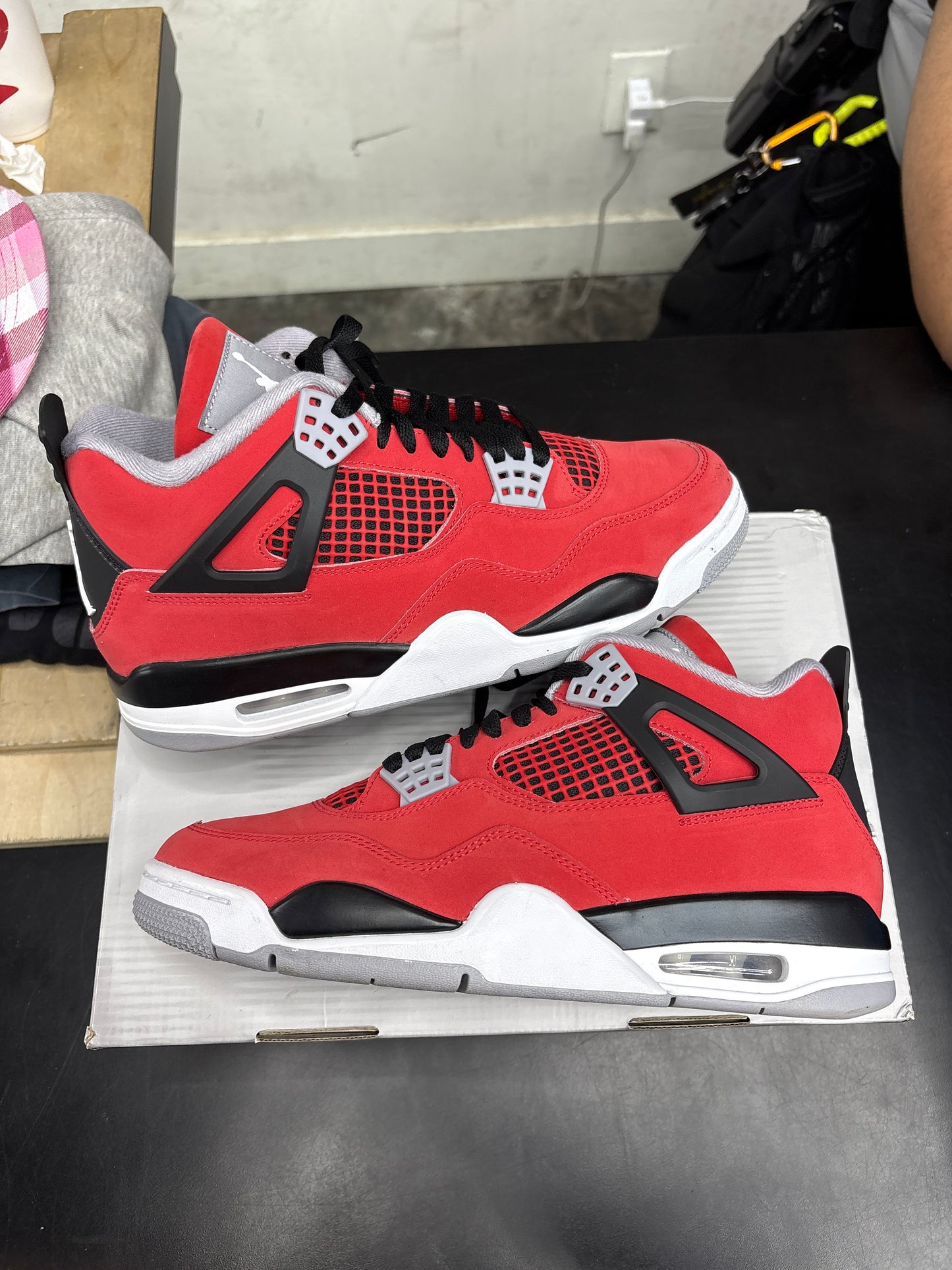 AJ4 Toro Bravo (U) - 9M
