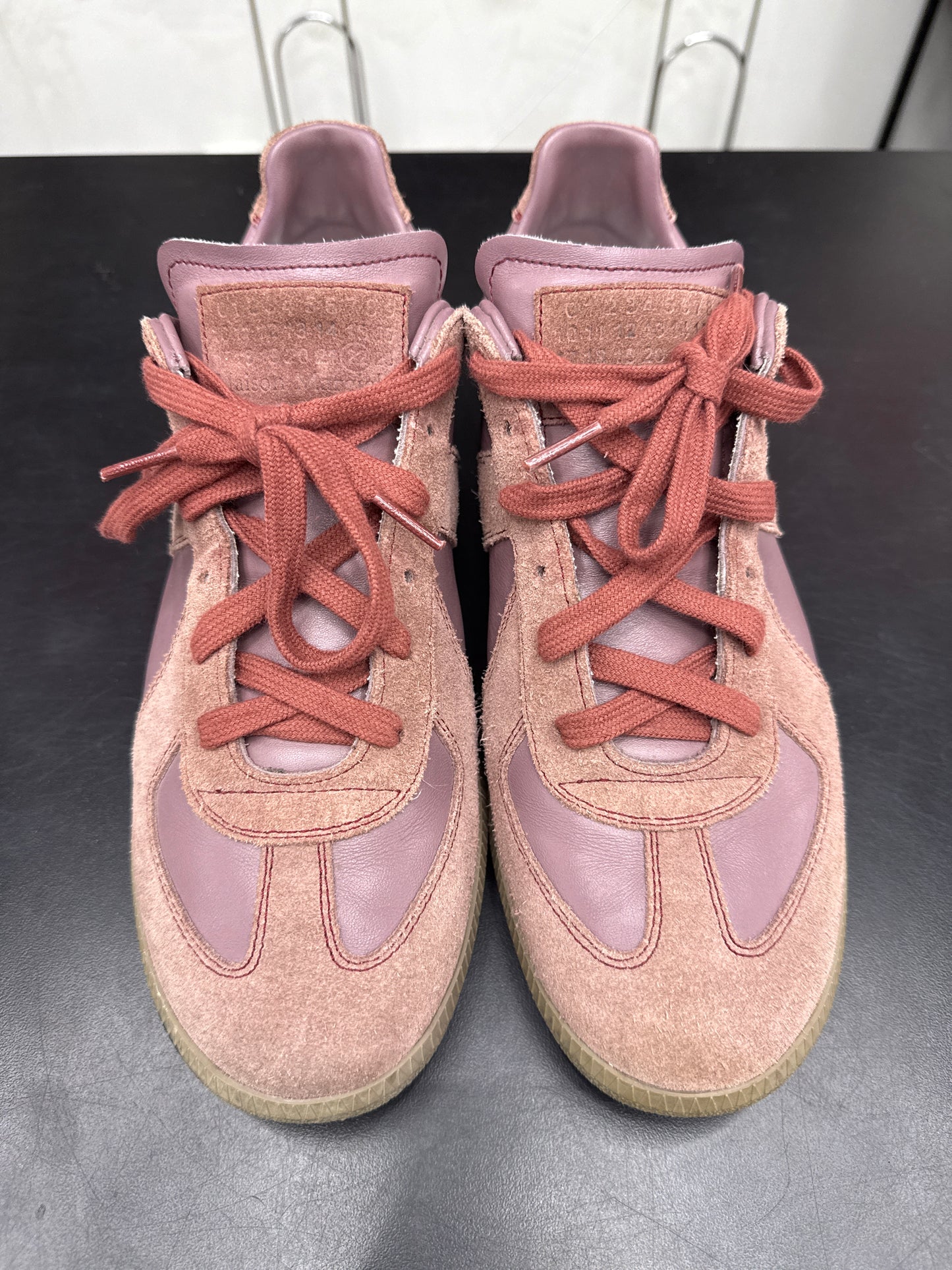Maison Margiela Replica Wine (U) - 43(10) (NB)