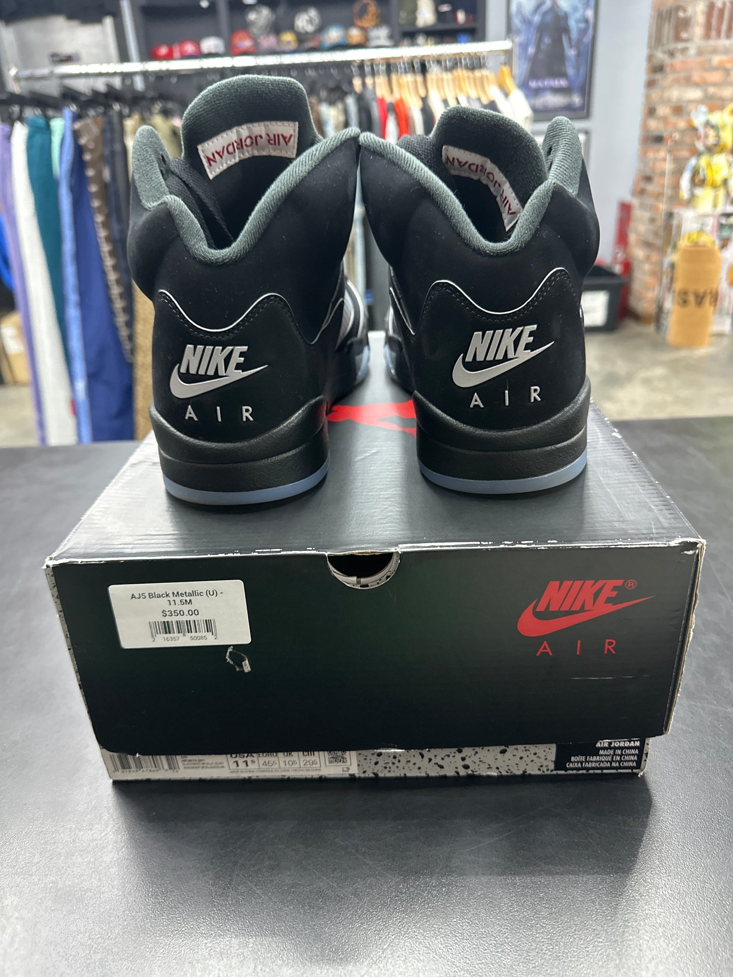 AJ5 Black Metallic (U) - 11.5M