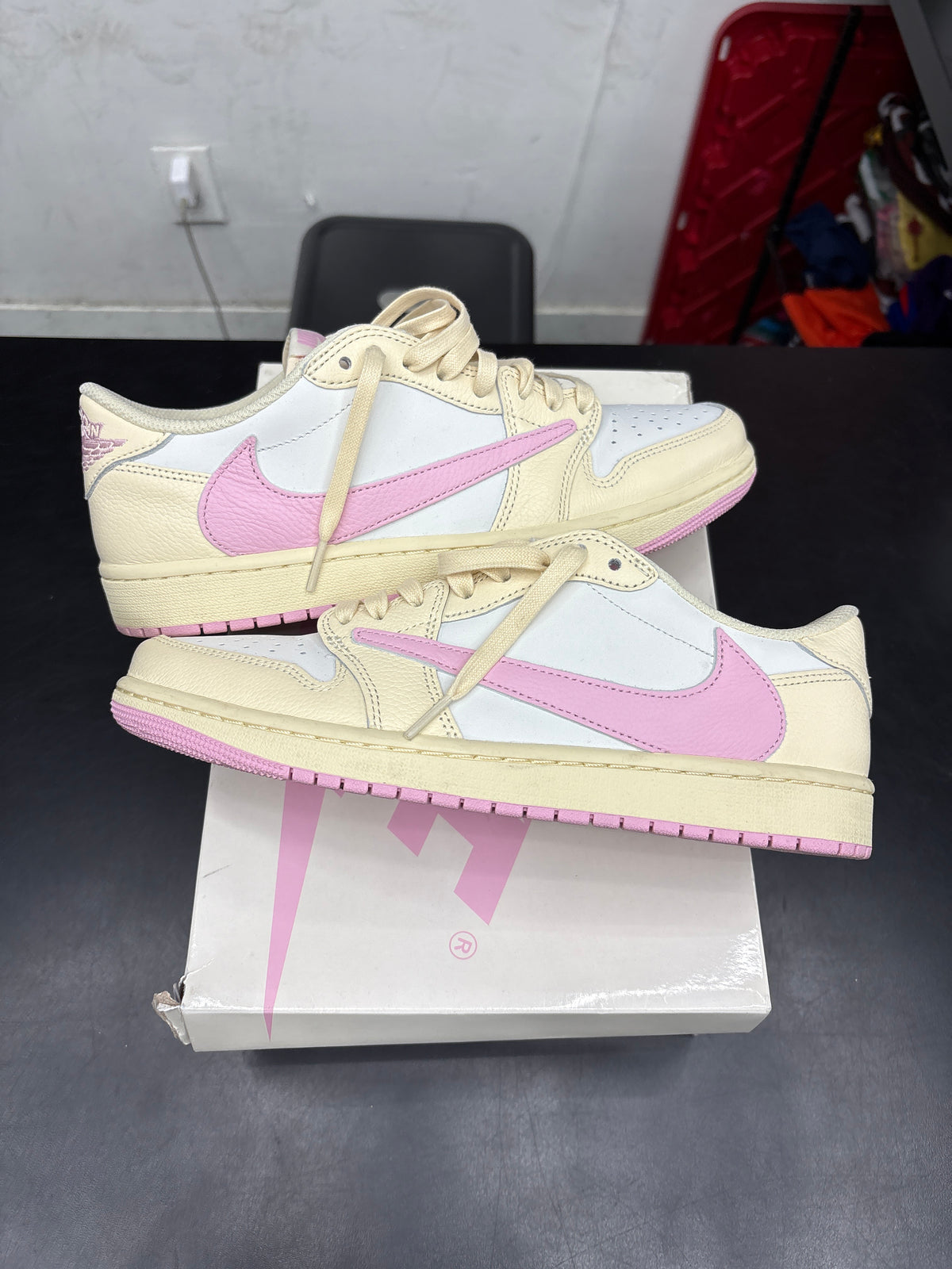 AJ1 Low Travis Scott Shy Pink (U) - 9M**