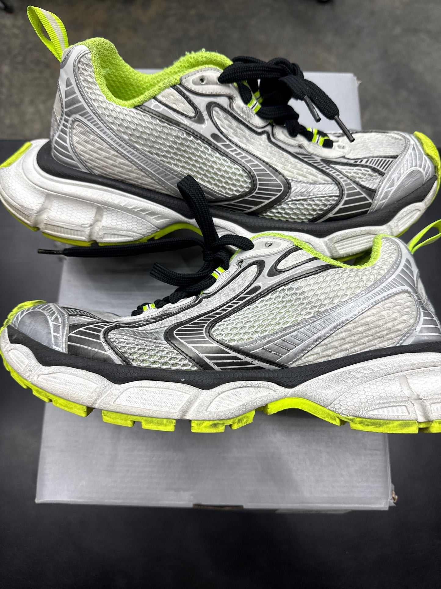 Balenciaga 3XL Neon (U) - 43(10)
