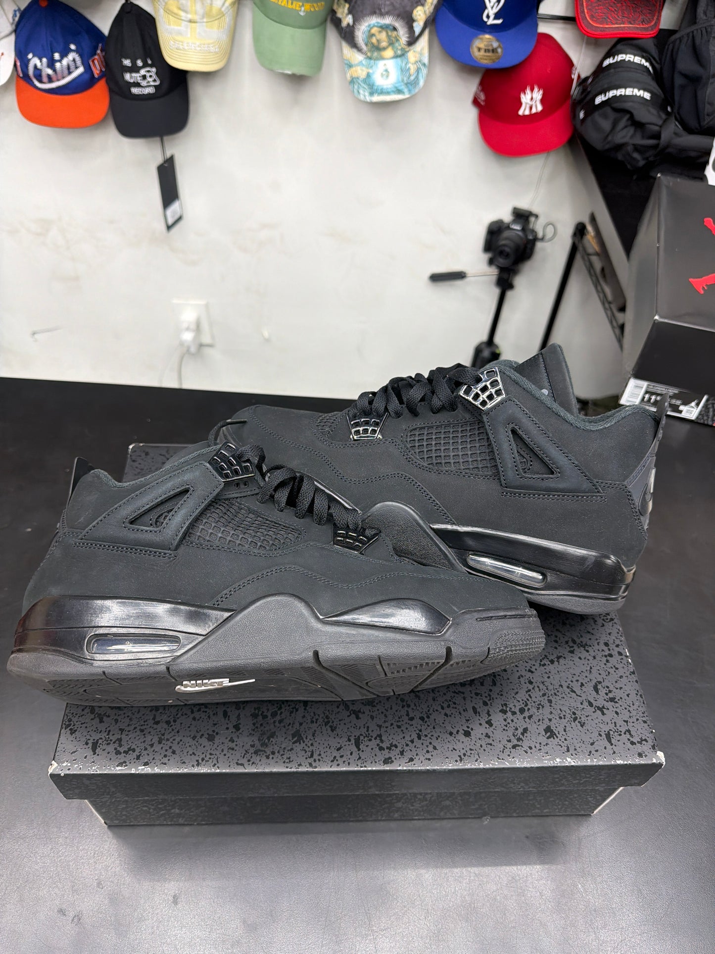 AJ4 Black Cat (U) - 11.5M