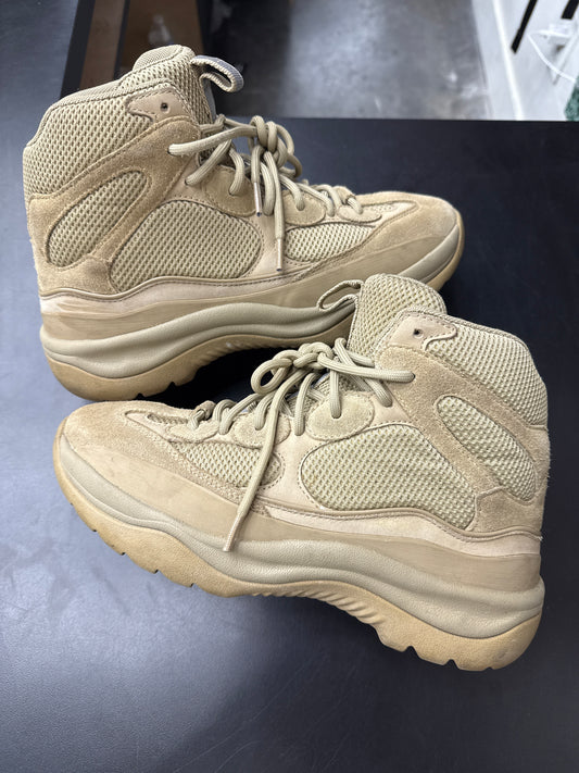 Yeezy Boot Desert Rock (U) - 9.5M (NB)