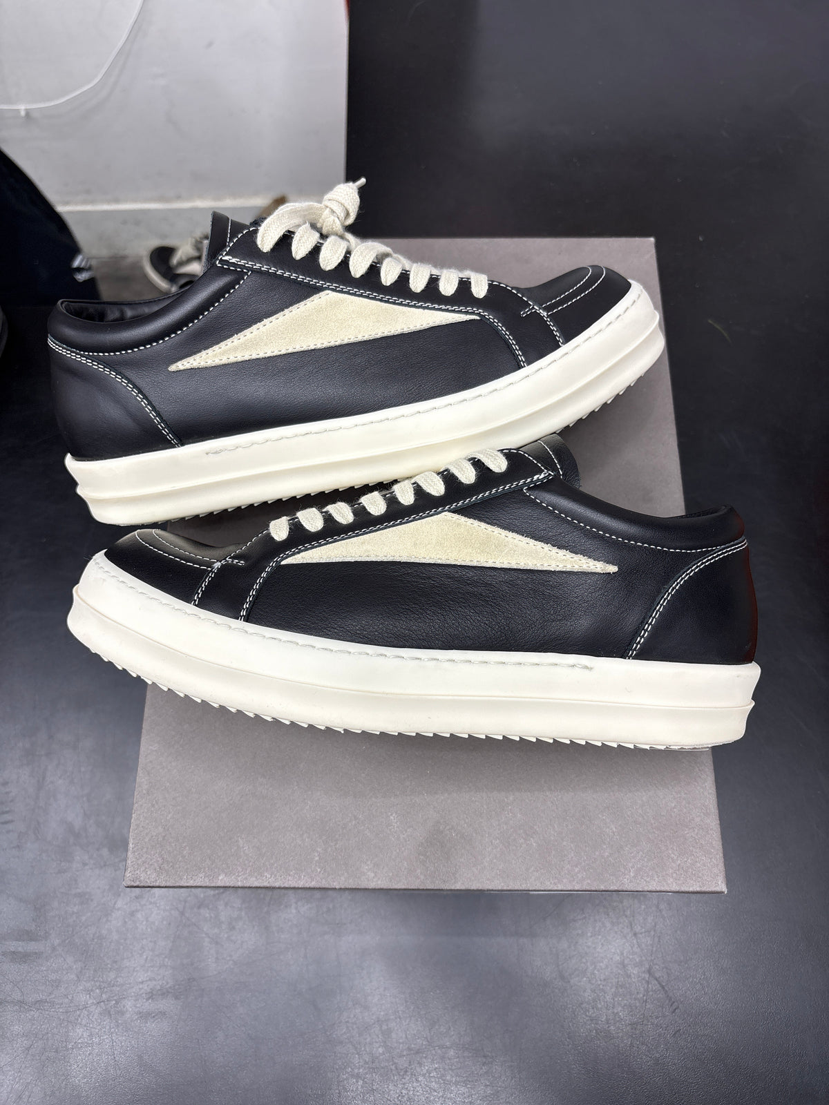 Rick Owen Vintage Low Black Leather (U) - 41.5**