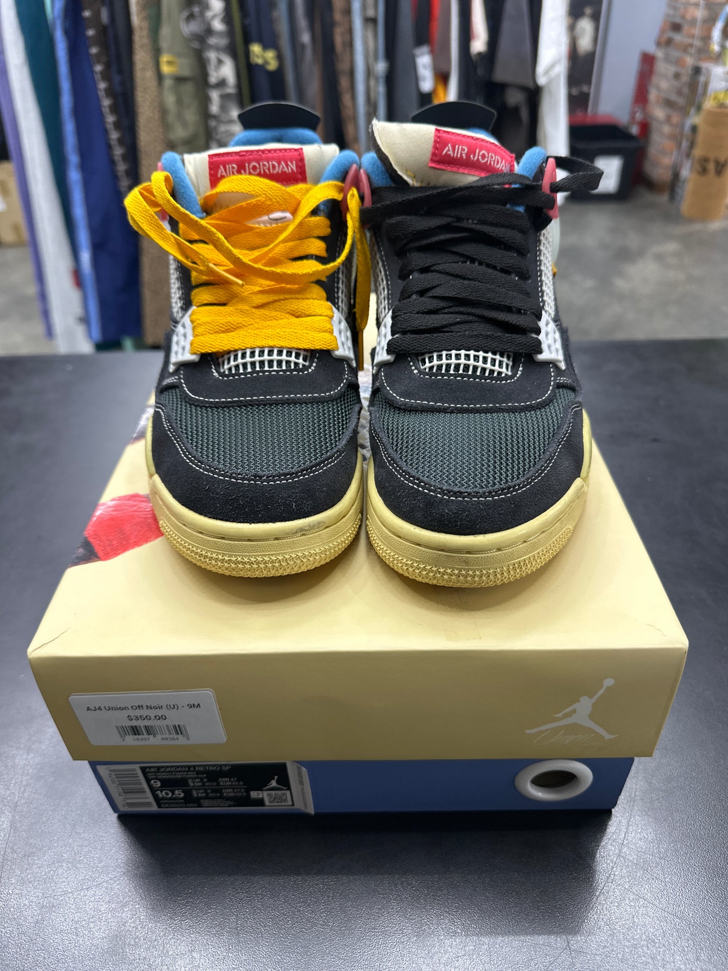 AJ4 Union Off Noir (U) - 9M