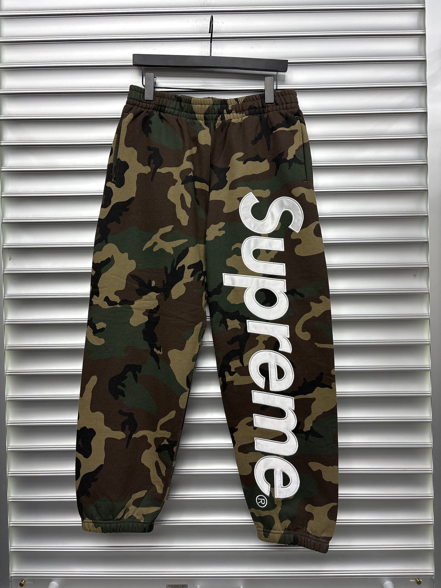 Supreme Camo Sweatpants - S