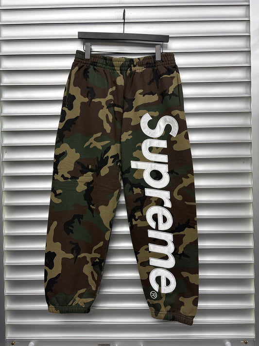 Supreme Camo Sweatpants - S