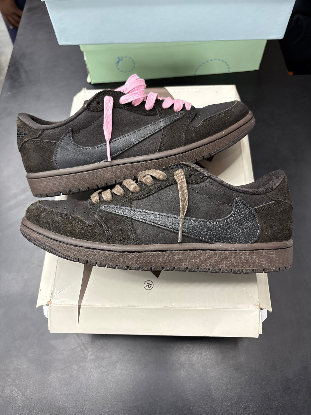 AJ1 Low Travis Scott Velvet Brown (U) - 8M**