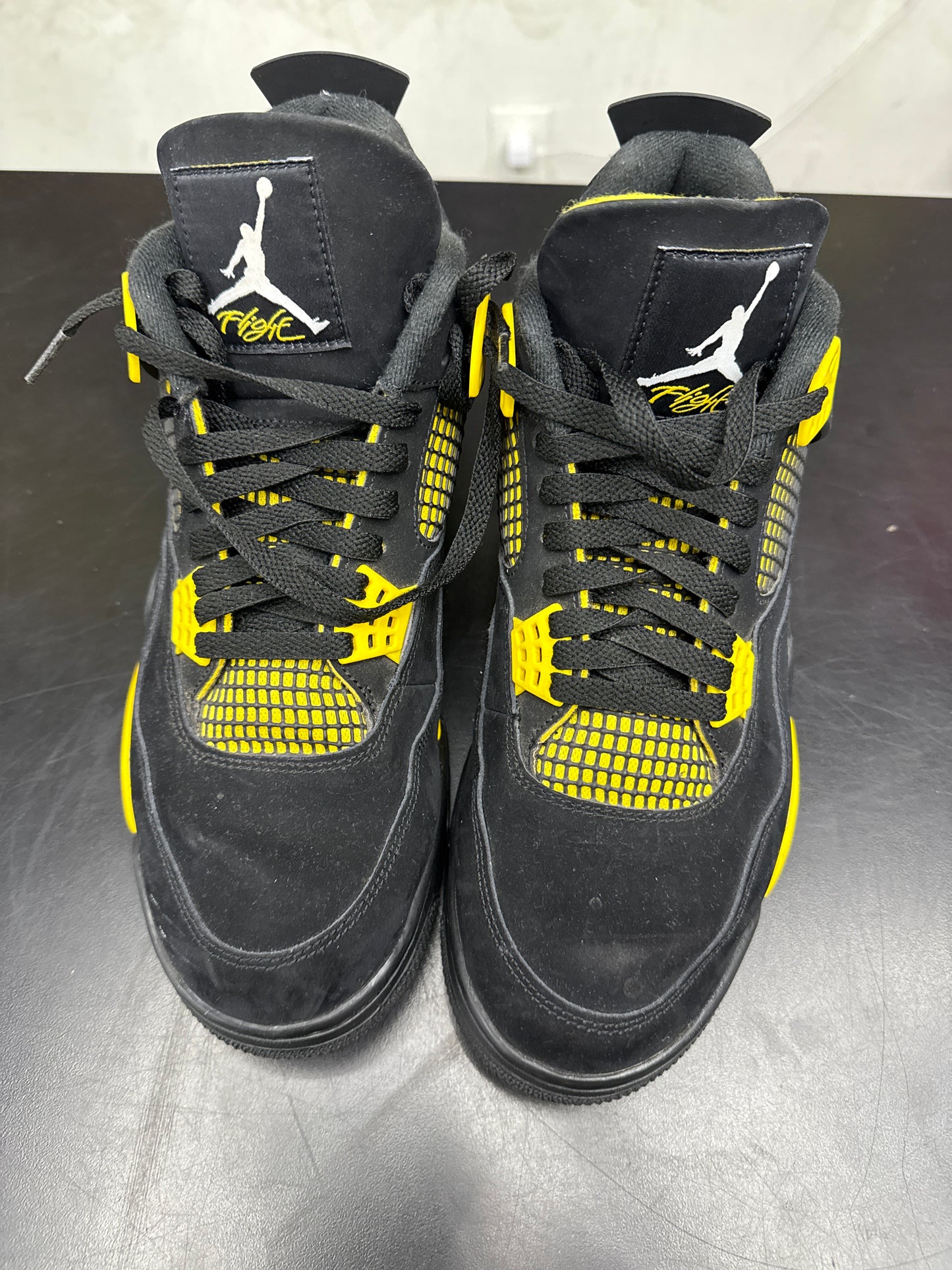 AJ4 Thunder (U) - 11M (NB)