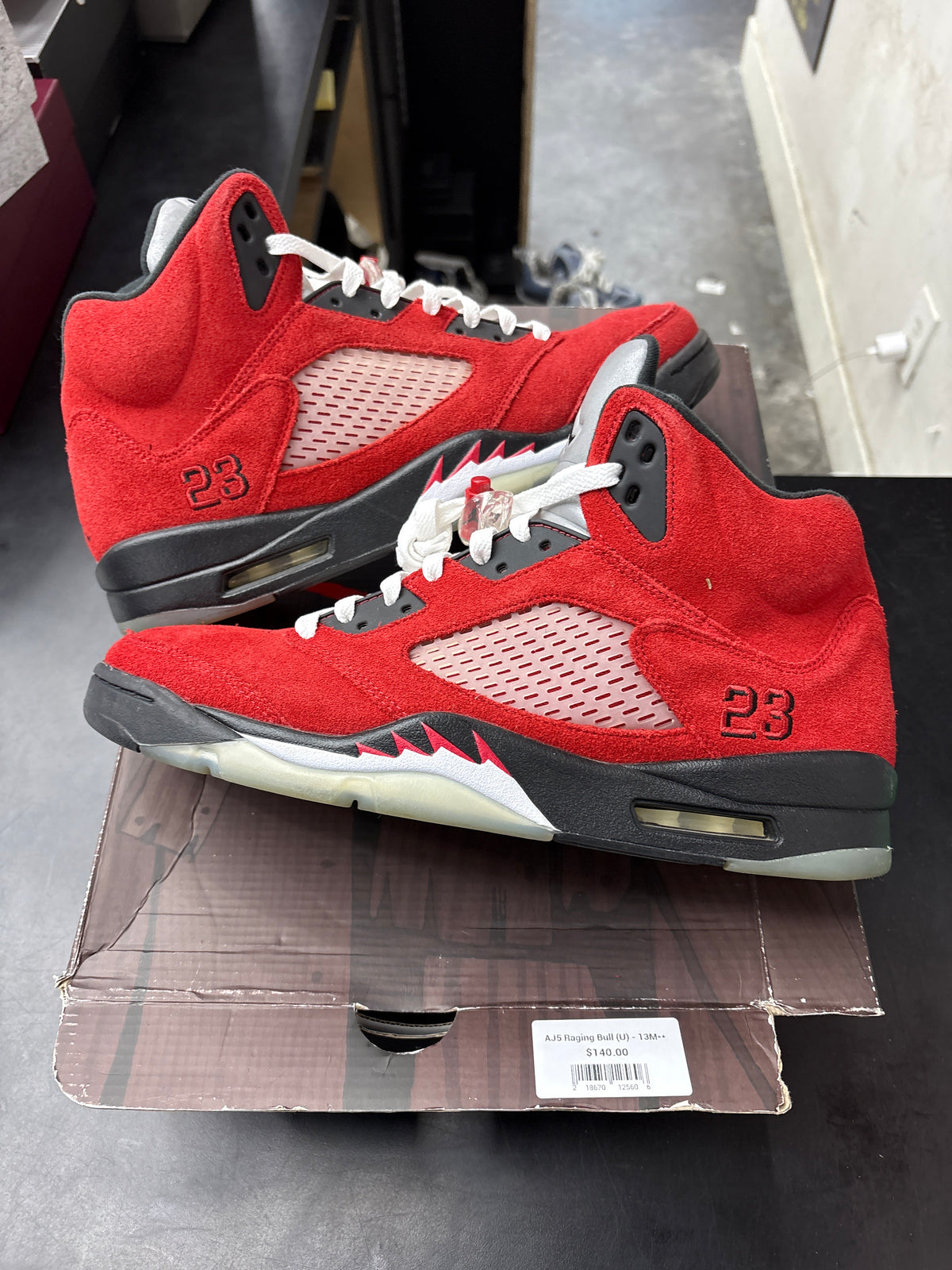 AJ5 Raging Bull (U) - 13M**